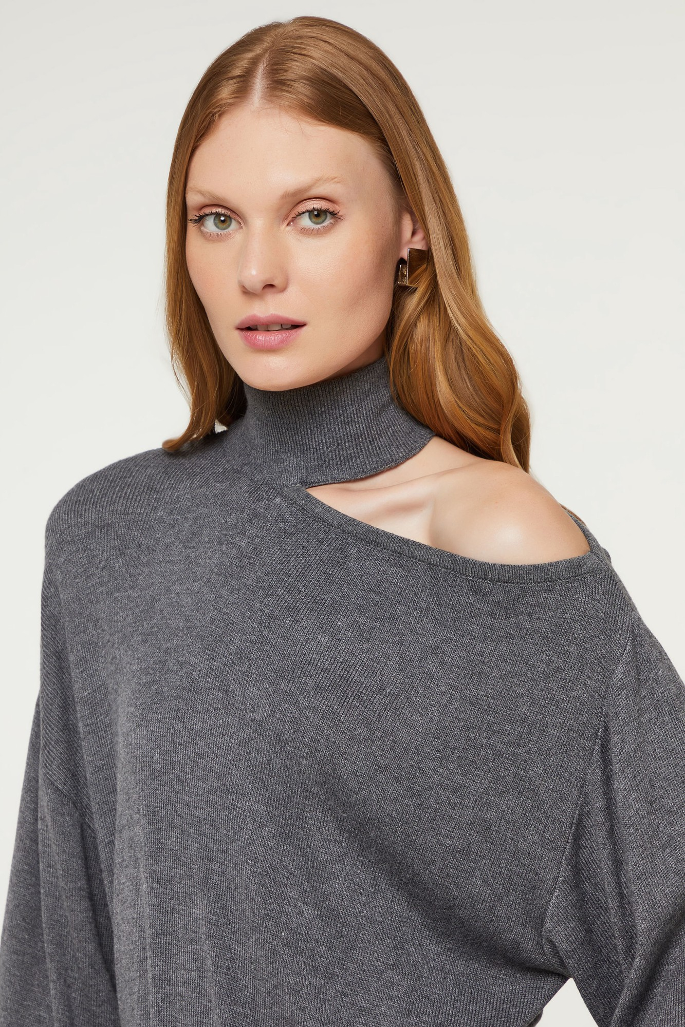 Blusa Com Cut No Ombro Tricot Mescla