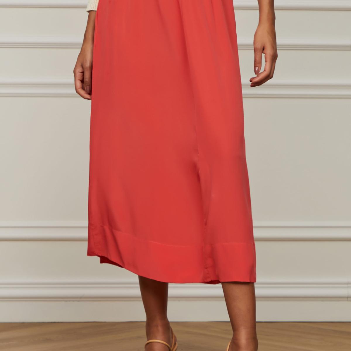 Saia De Seda Midi Godê Coral Com Cinto Saia De Seda Midi Godê Coral Com Cinto