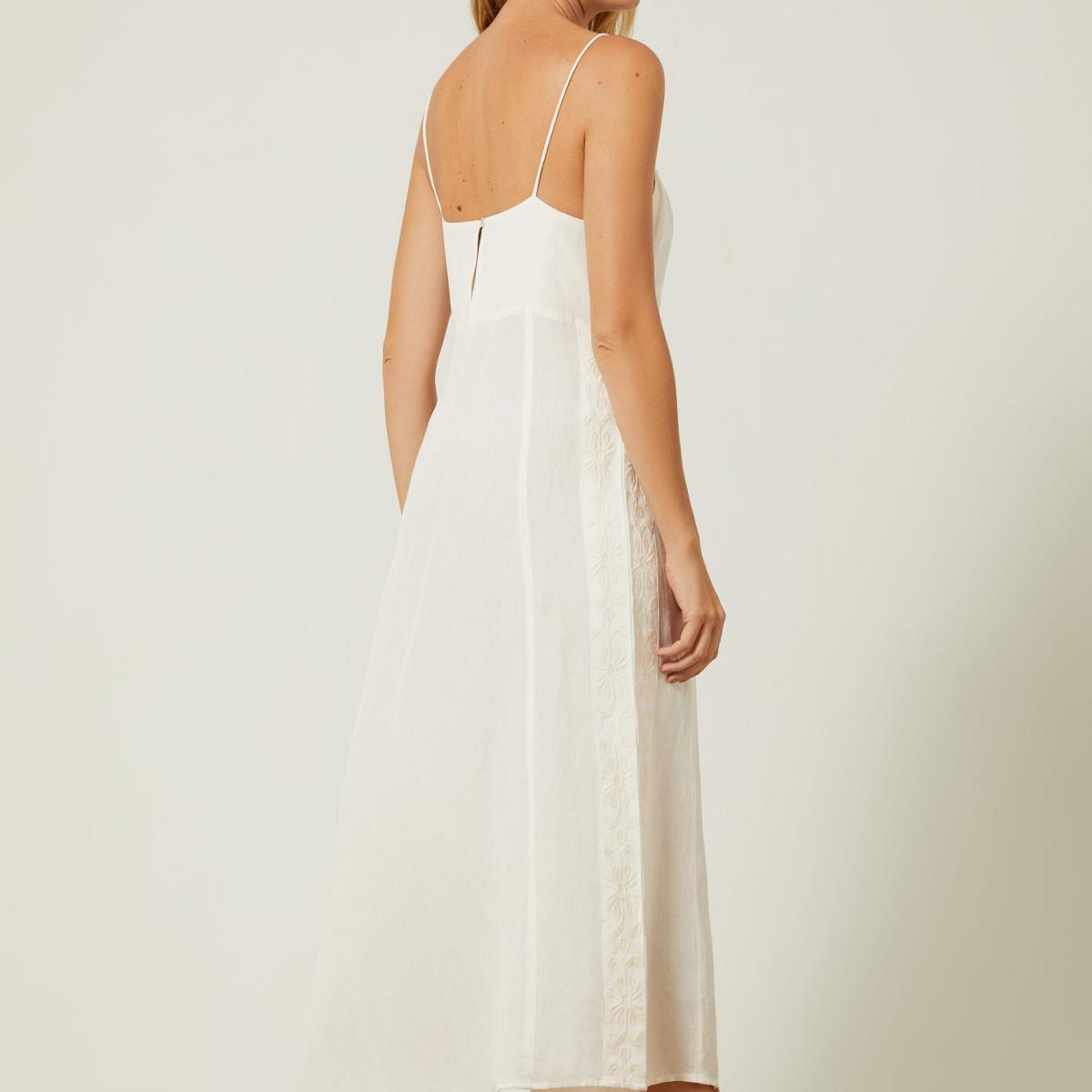Vestido Midi Bordado Quadrado