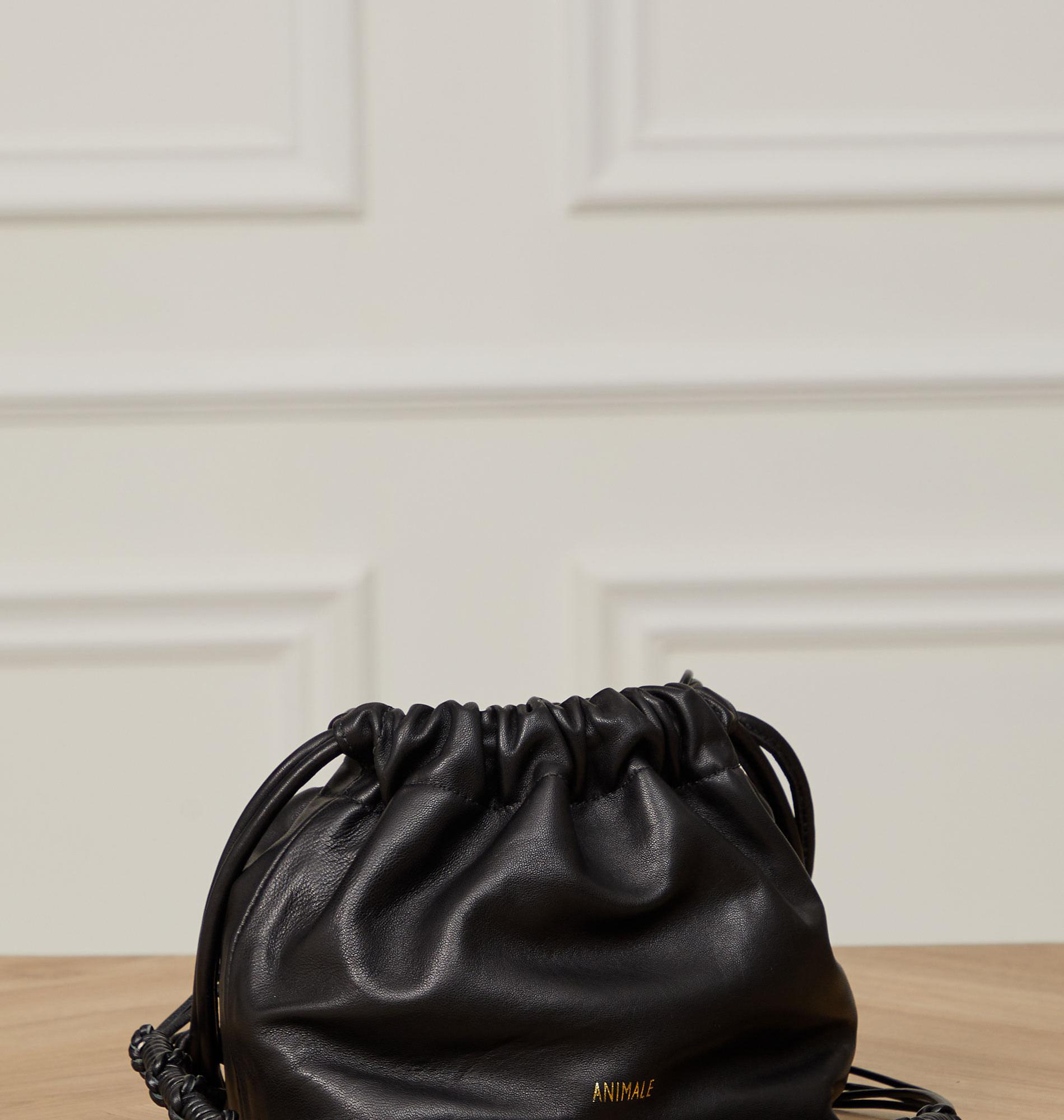 Bolsa De Couro Saco Alça Trabalhada Preta