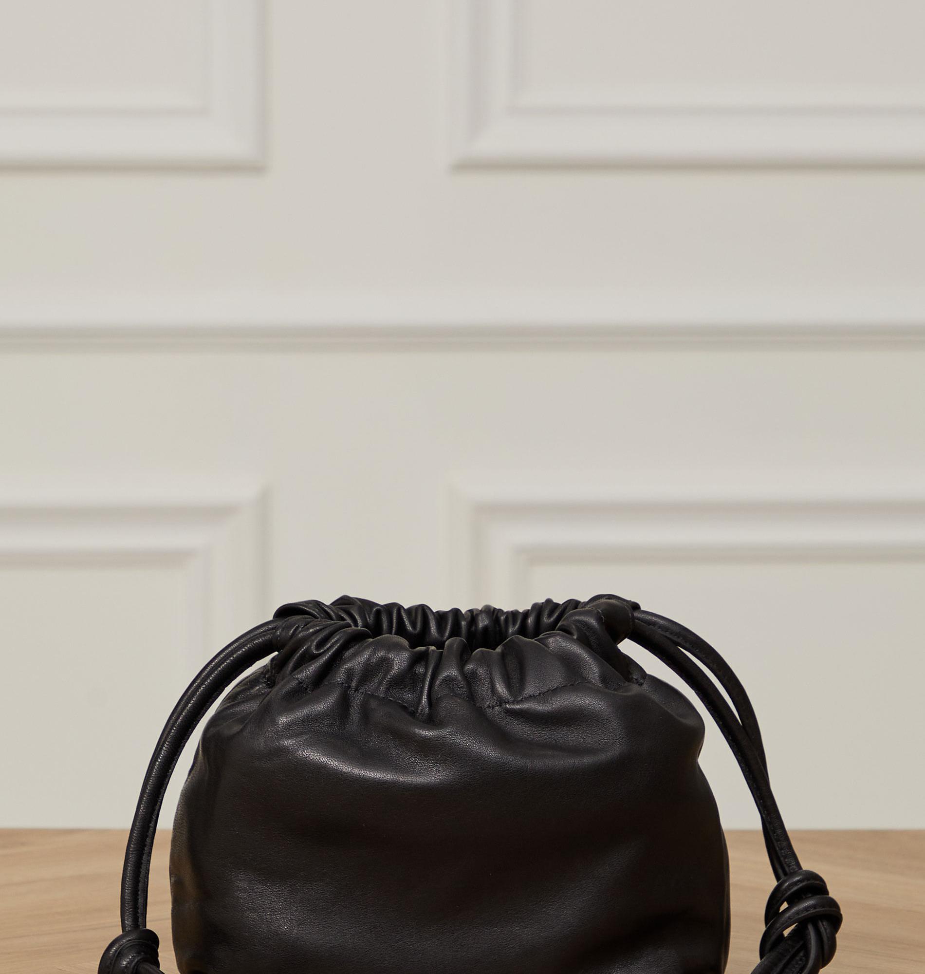 Bolsa De Couro Saco Alça Trabalhada Preta