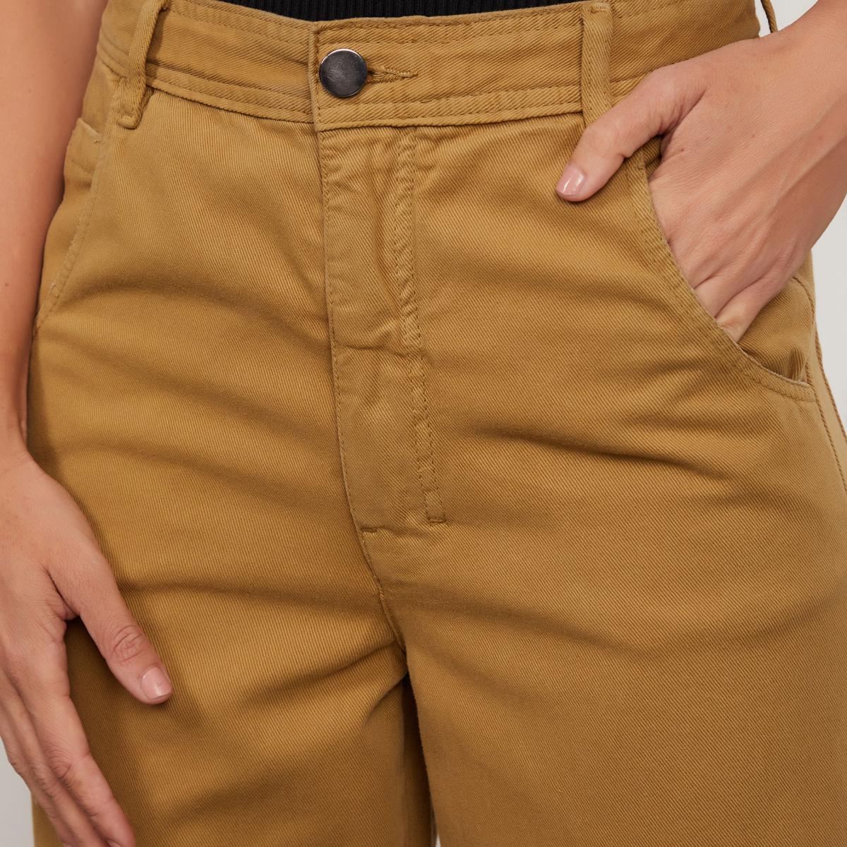 Calça De Sarja Verde Com Fenda Barra