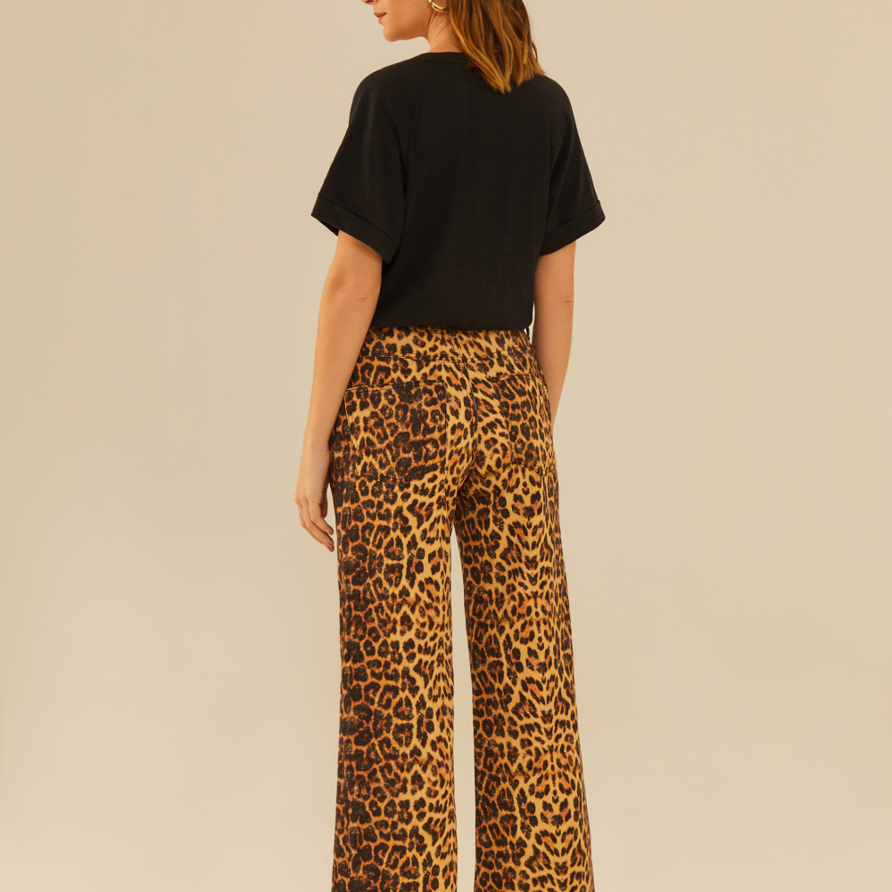 Calça Sarja Wide Estampa Onça