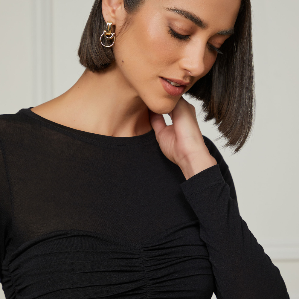 Blusa De Malha Manga Longa e Decote Canoa Com Detalhe Busto Franzido Off