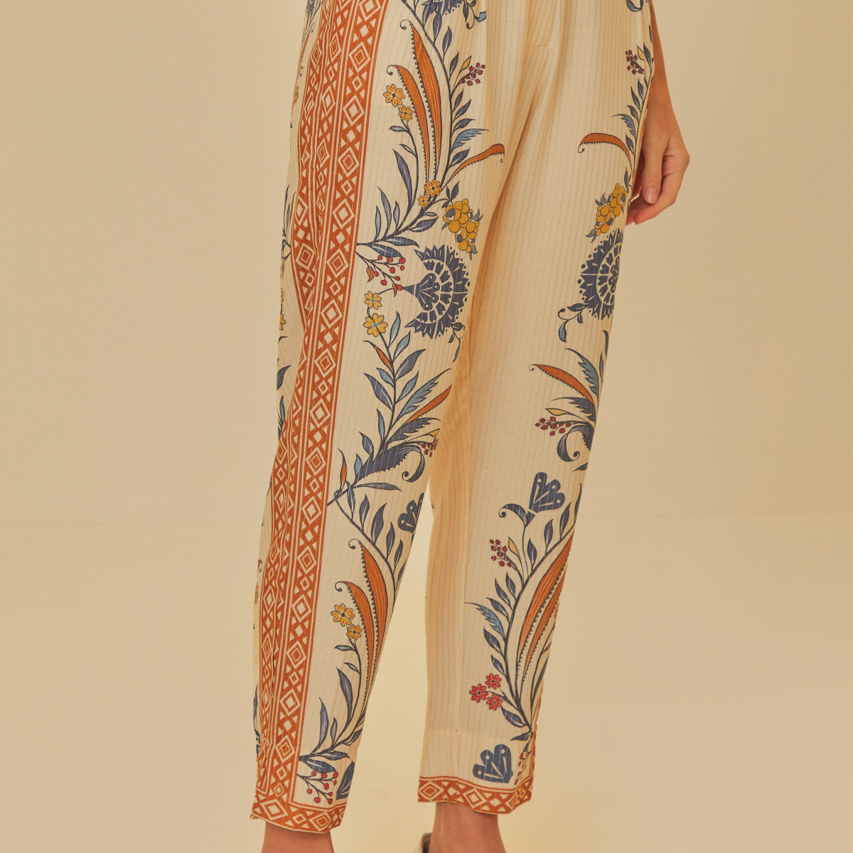 Calça Estampada Leveza Romântica