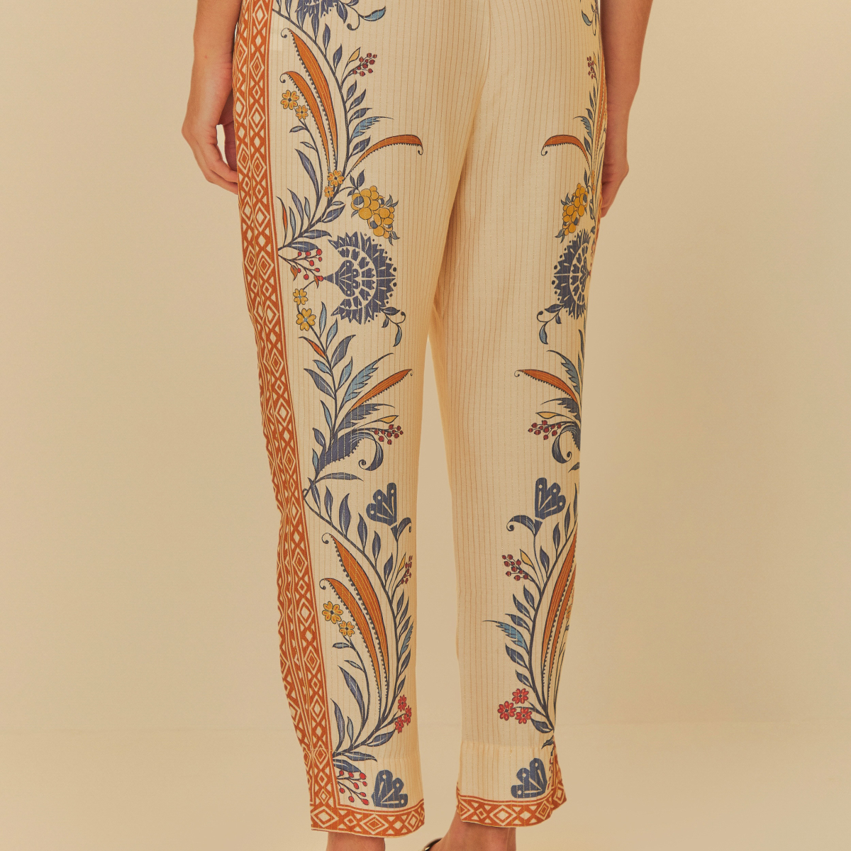 Calça Estampada Leveza Romântica