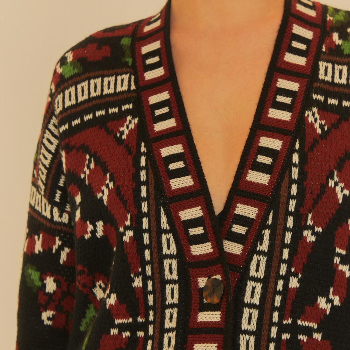 Cardigan Tricot Lenço Estampado Guaraná Coral Cardigan Tricot Lenço Estampado Guaraná Coral