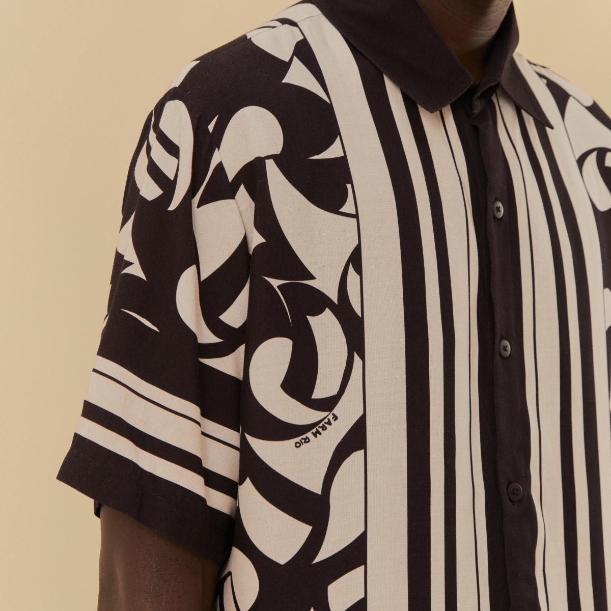 Camisa Uni Estampada Tucanada Lenço Camisa Uni Estampada Tucanada Lenço