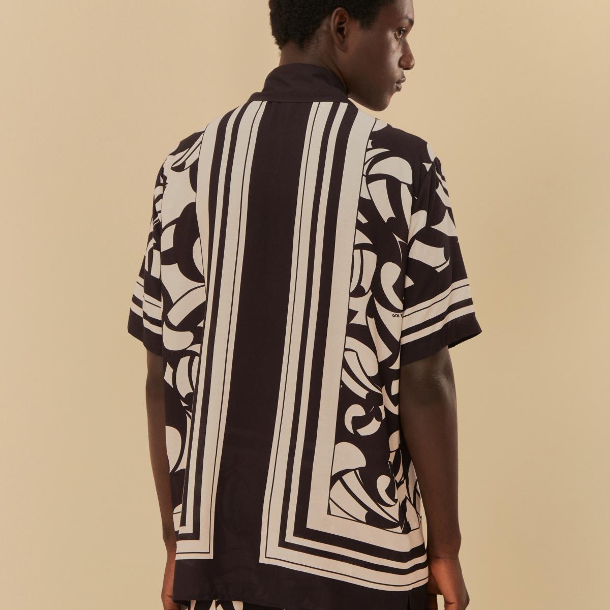 Camisa Uni Estampada Tucanada Lenço Camisa Uni Estampada Tucanada Lenço