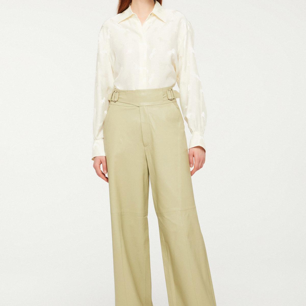 Calça De Couro Pantalona Com Fivela Colorida