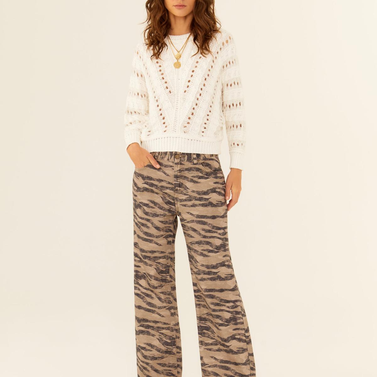 Calça Sarja Barra Desfiada Estampa Tiger