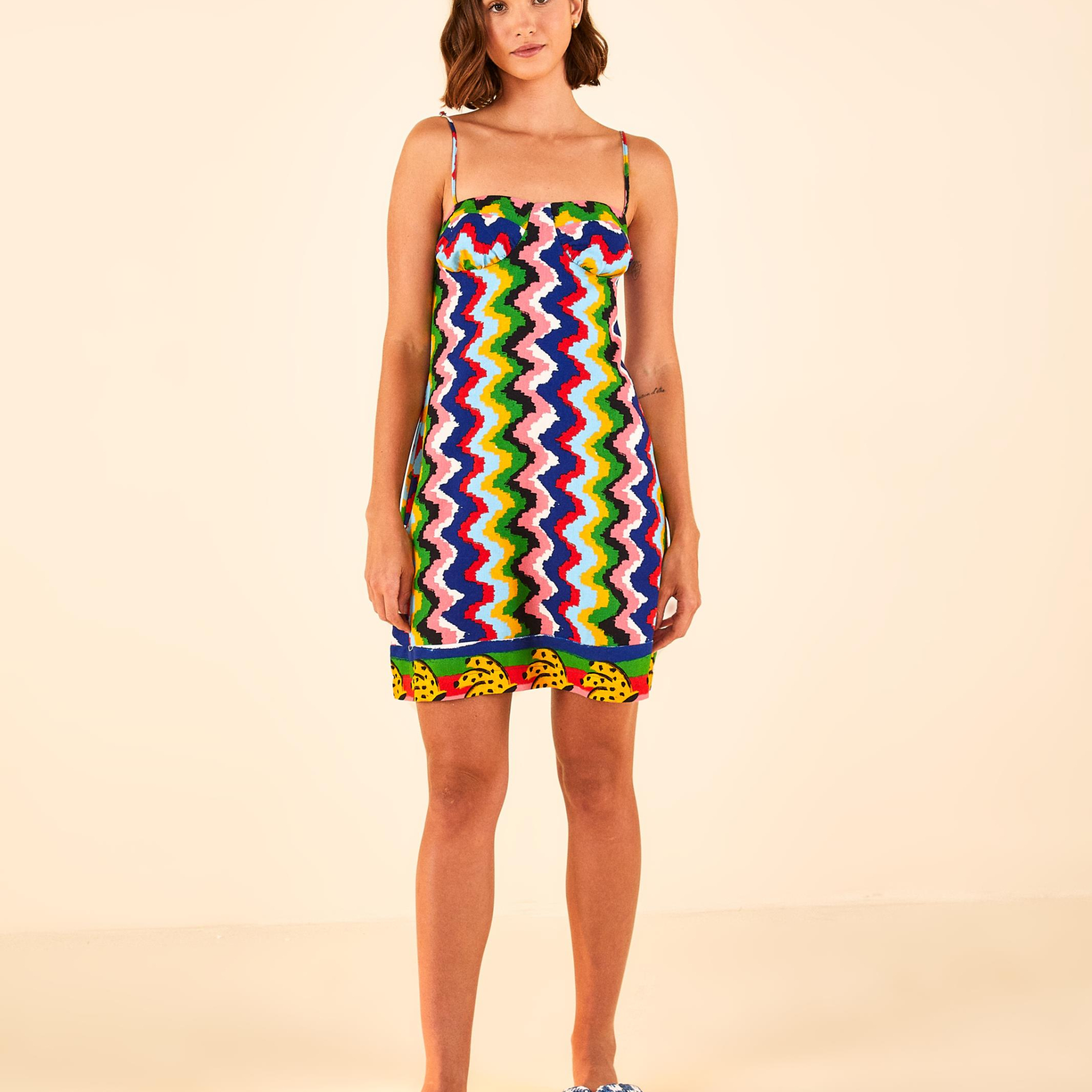 Vestido Curto Alça Estampado Listra Bosque