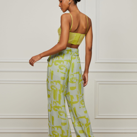 Calça De Georgette Pesado Pantalona Com Fenda Estampada