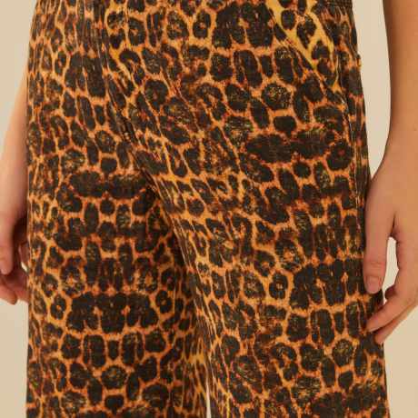 Calça Sarja Wide Estampa Onça