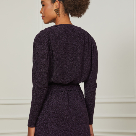 Vestido Curto Brilho Com Manga Longa e Pregas
