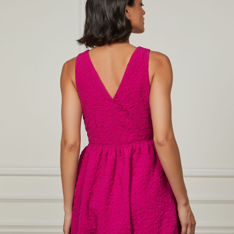 Vestido Curto Balonê Fucsia Decote v